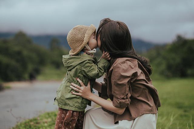 Comprender el estilo parental permisivo y sus raíces emocionales